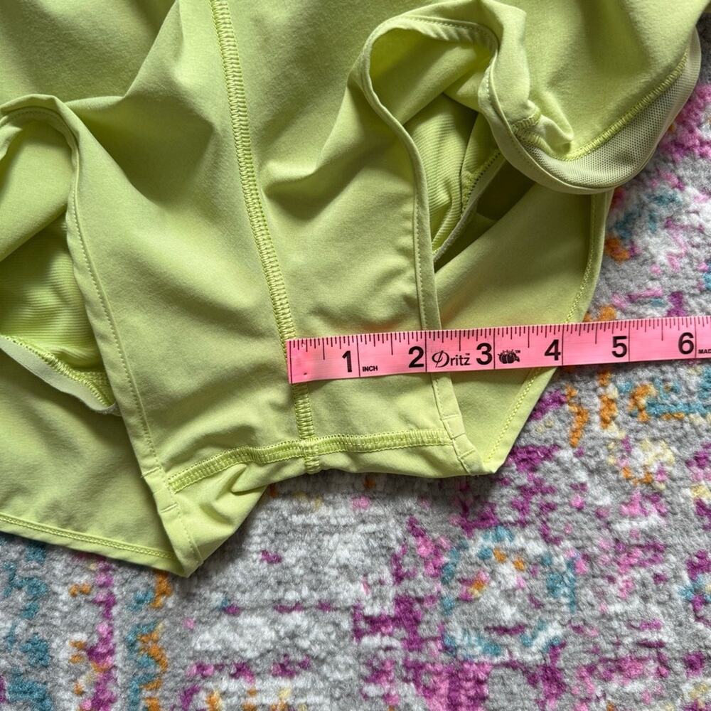 Lululemon Hotty Hot Short II 2.5" Lemon Vibe Yellow Shorts Women’s 8 Regular - Picture 6 of 9
